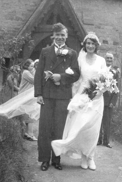 Frank and Ivy on their wedding day in 1931