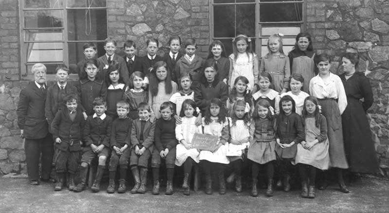 Guarlford National School 1920, Amy's sister Alice sitting fifth from right of picture in front row